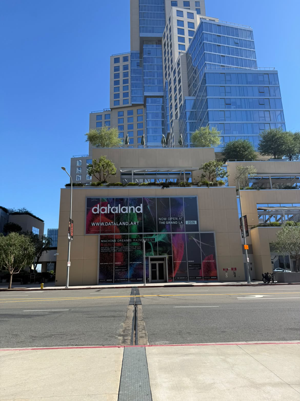 Dataland, Los Angeles
